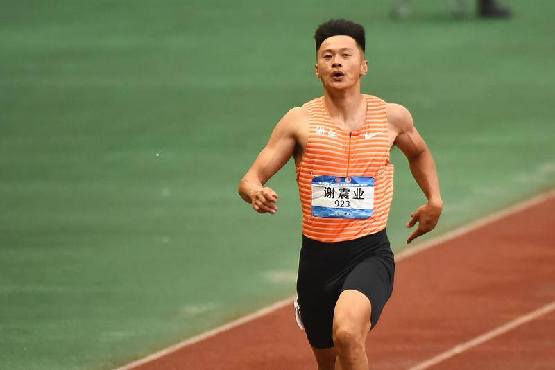 紫牛新闻记, 名稳居前三, 吴艳妮